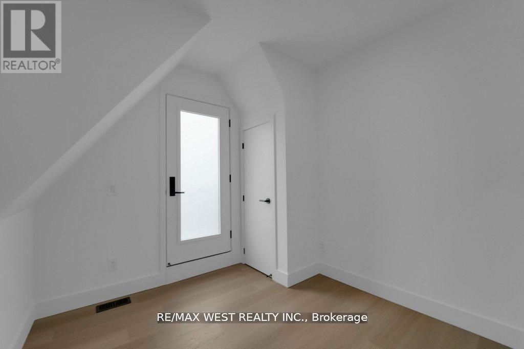 661 Winona Drive, Toronto (oakwood Village), Ontario