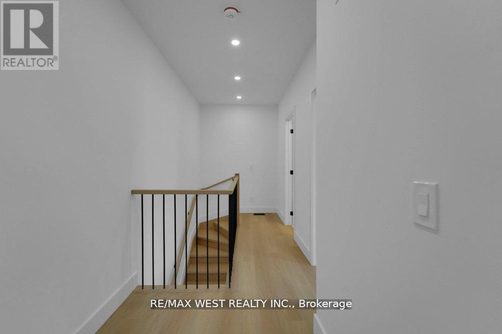 661 Winona Drive, Toronto (oakwood Village), Ontario