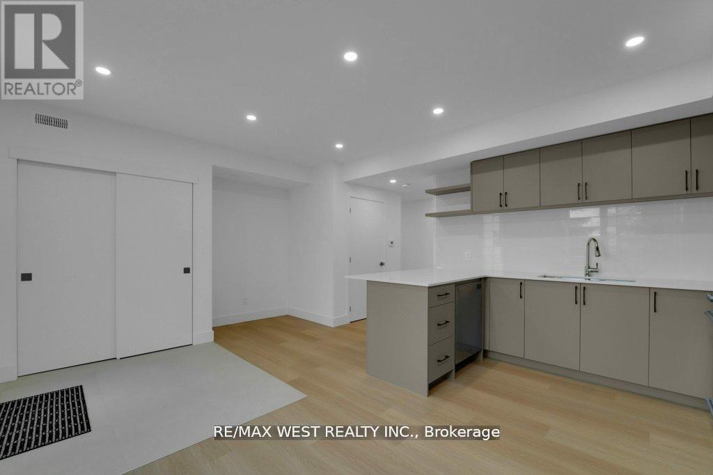 661 Winona Drive, Toronto (oakwood Village), Ontario