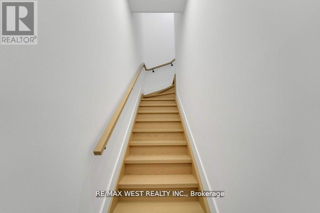 661 Winona Drive, Toronto (oakwood Village), Ontario