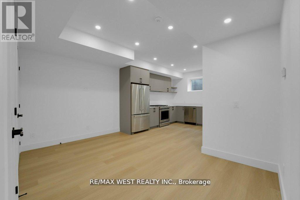 661 Winona Drive, Toronto (oakwood Village), Ontario