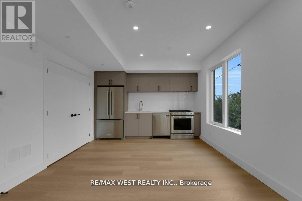 661 Winona Drive, Toronto (oakwood Village), Ontario