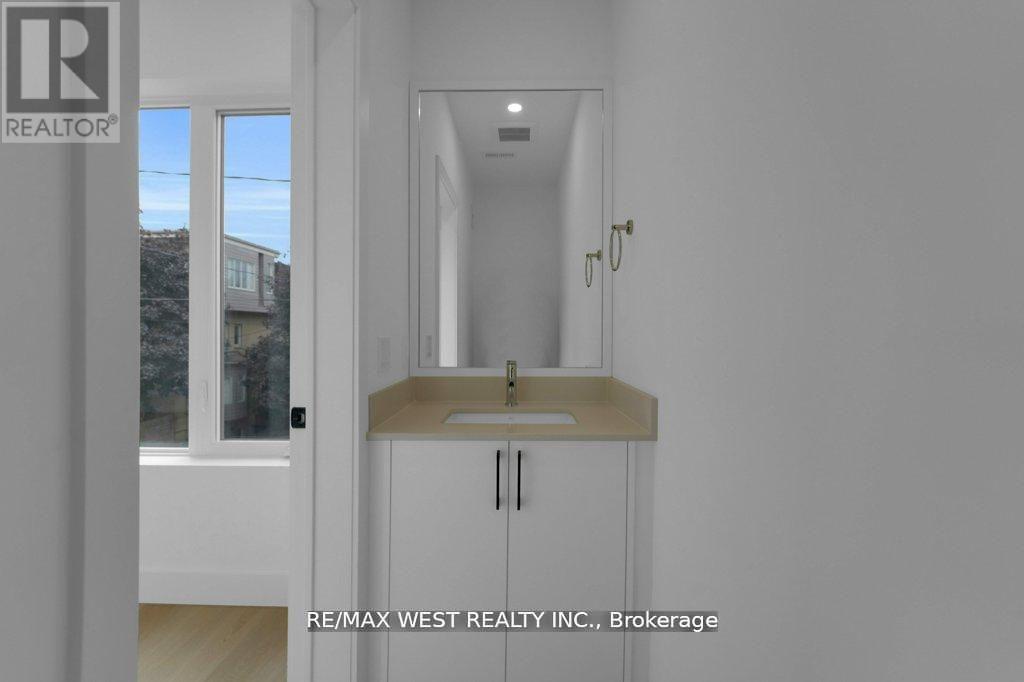 661 Winona Drive, Toronto (oakwood Village), Ontario