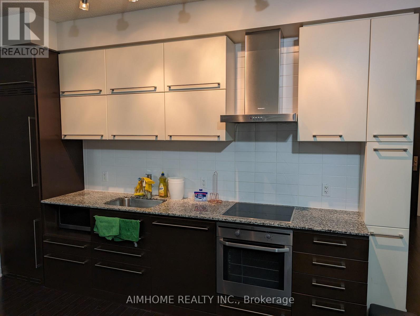 801 - 770 Bay Street, Toronto (bay Street Corridor), Ontario