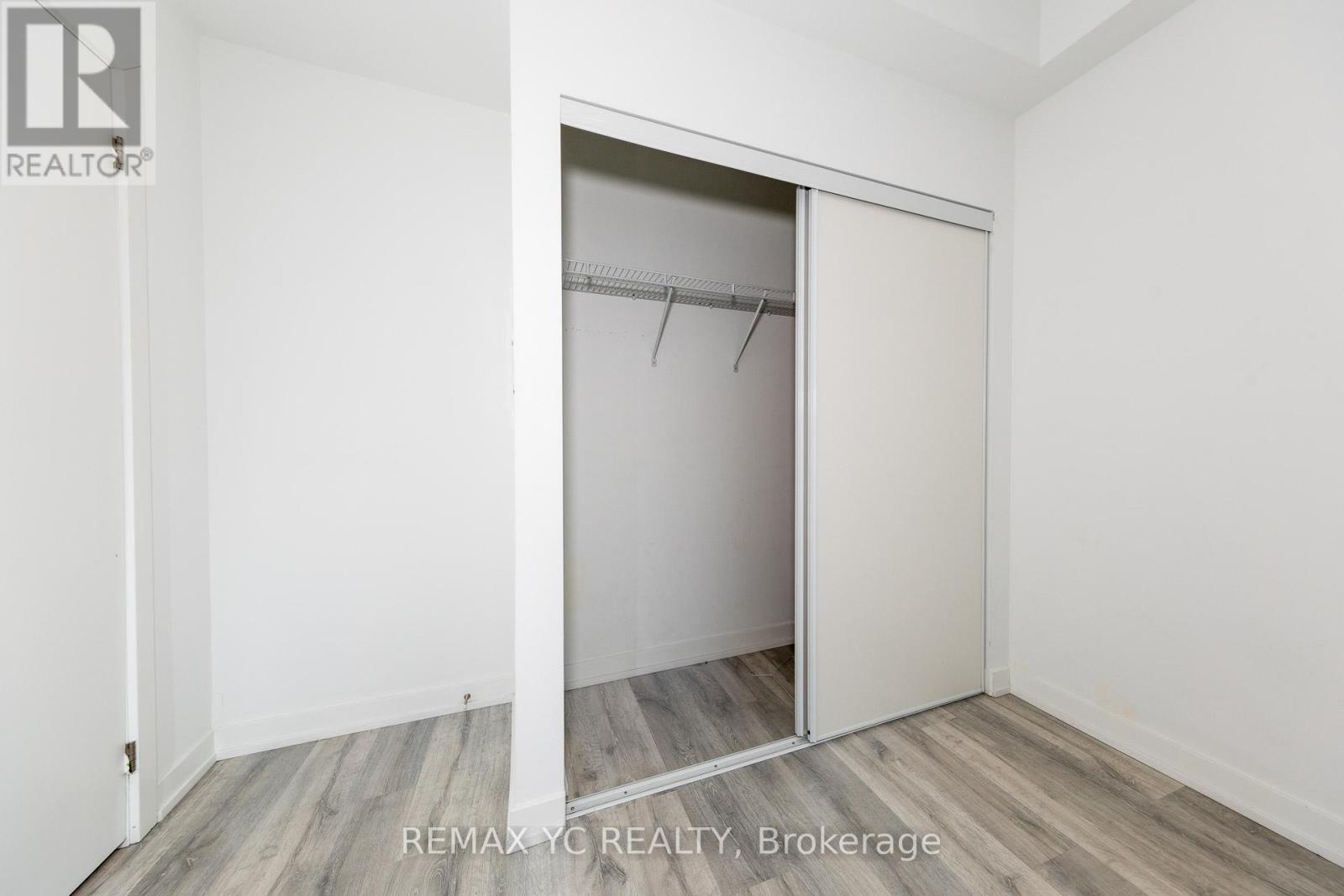 835 - 7 Golden Lion Heights N, Toronto (newtonbrook East), Ontario