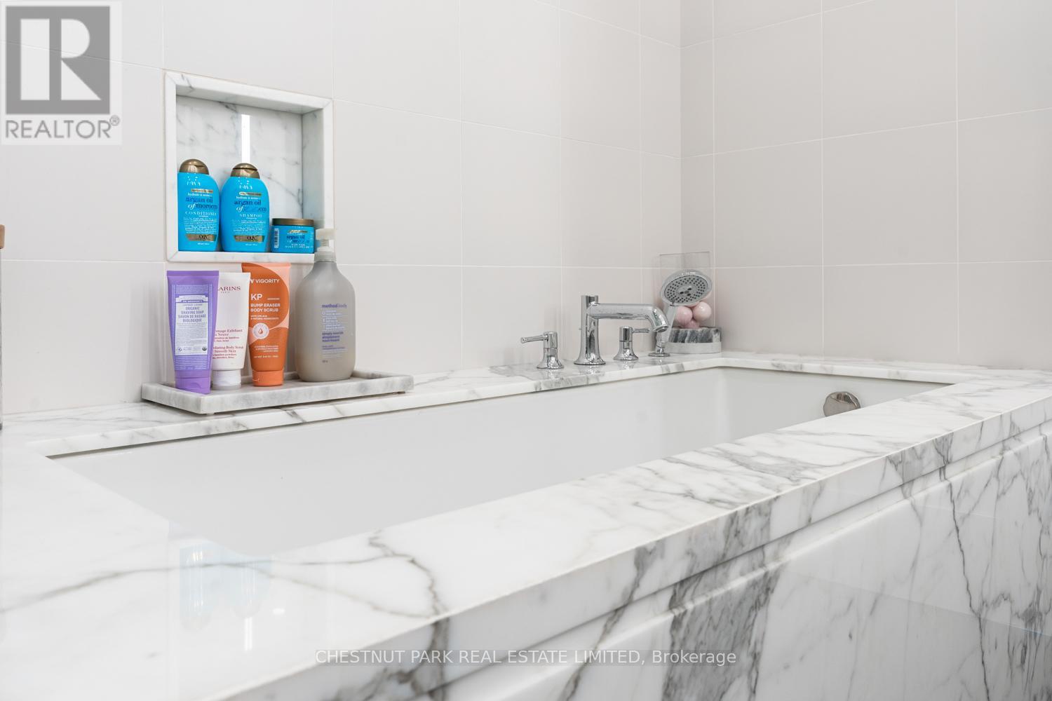 304 - 38 Avenue Road, Toronto (annex), Ontario