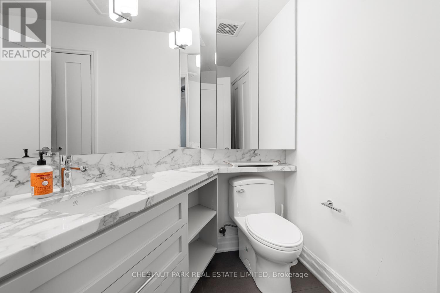 304 - 38 Avenue Road, Toronto (annex), Ontario