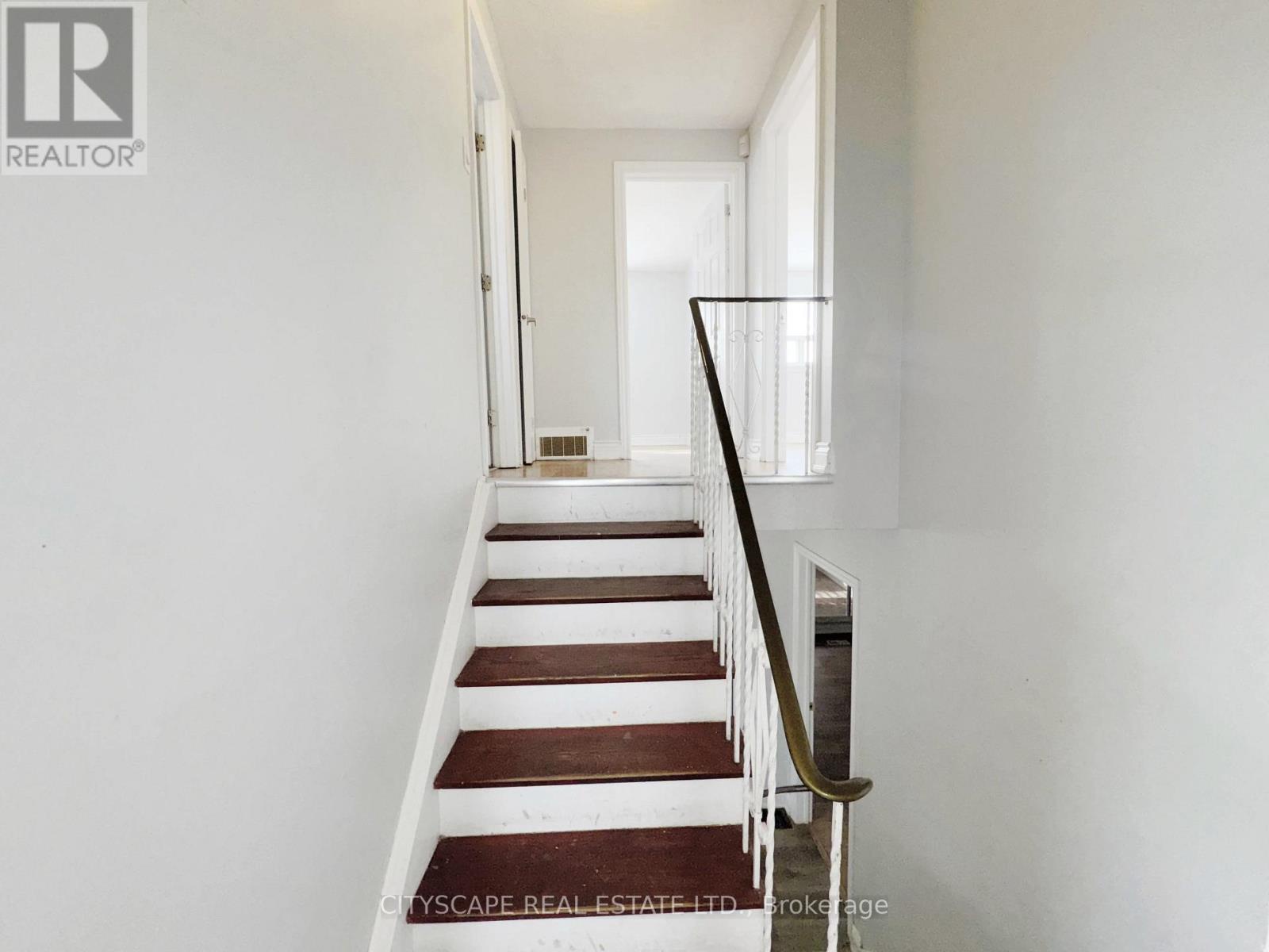 11 Melpham Court, Toronto (west Humber-clairville), Ontario