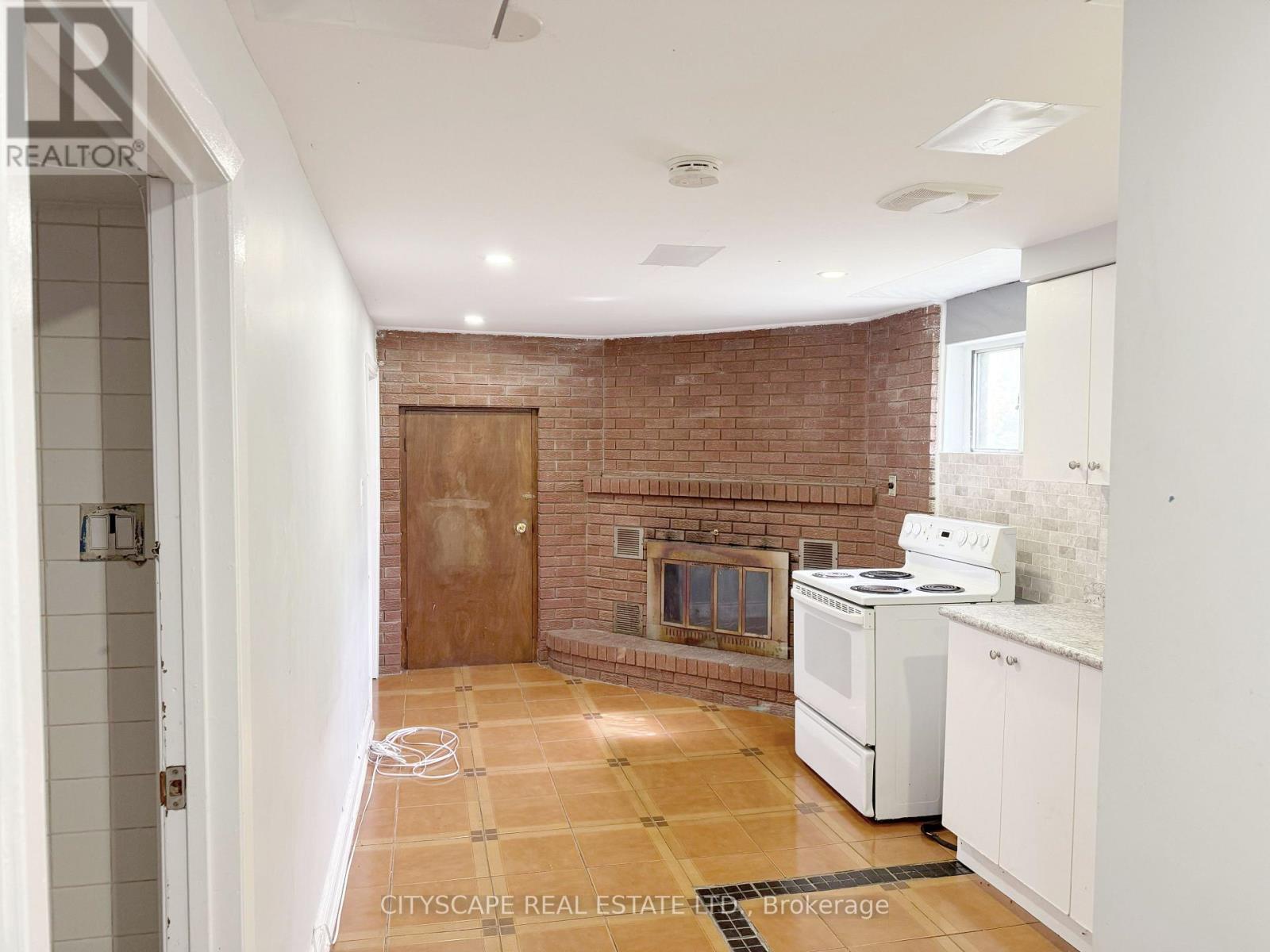 11 Melpham Court, Toronto (west Humber-clairville), Ontario