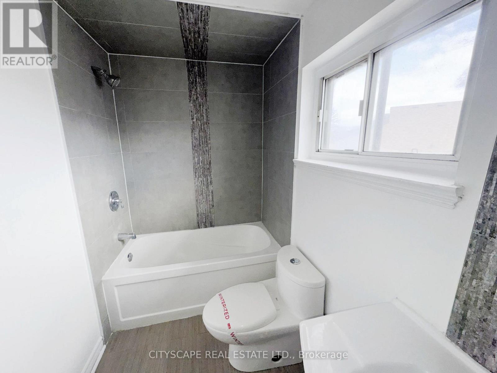 11 Melpham Court, Toronto (west Humber-clairville), Ontario