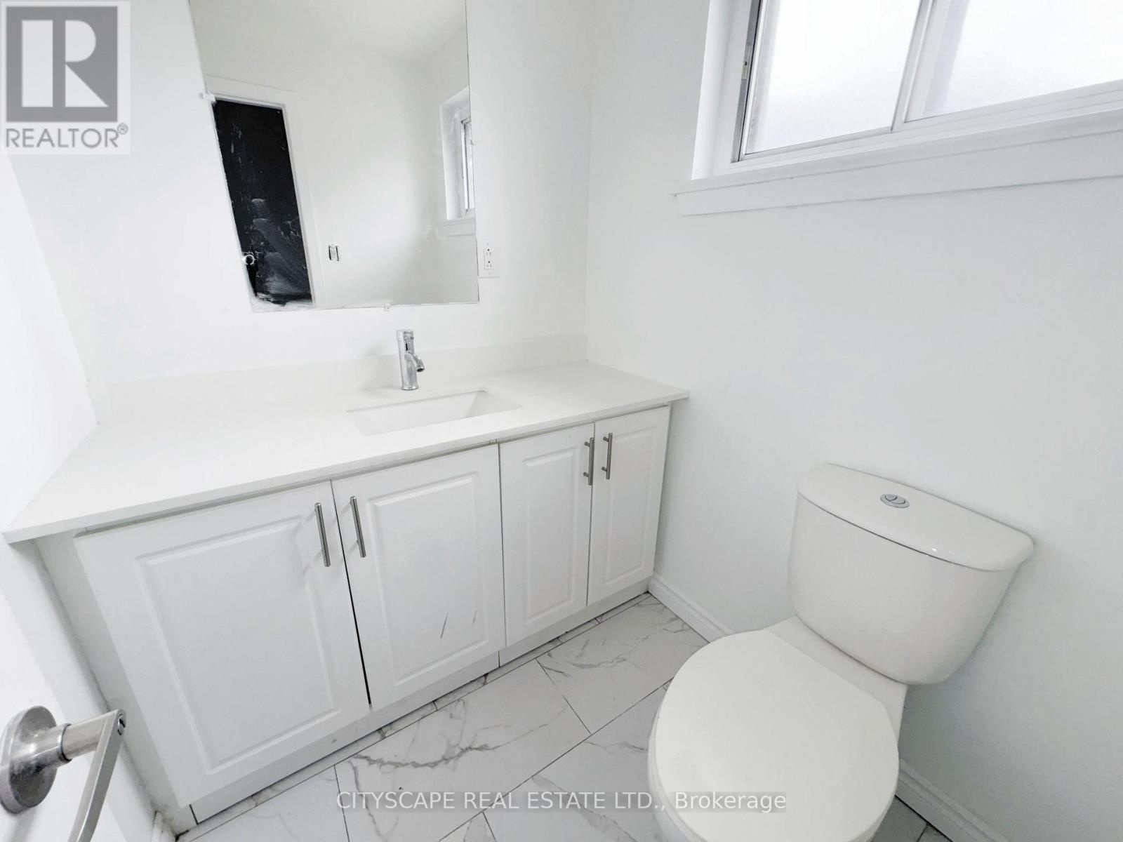 11 Melpham Court, Toronto (west Humber-clairville), Ontario