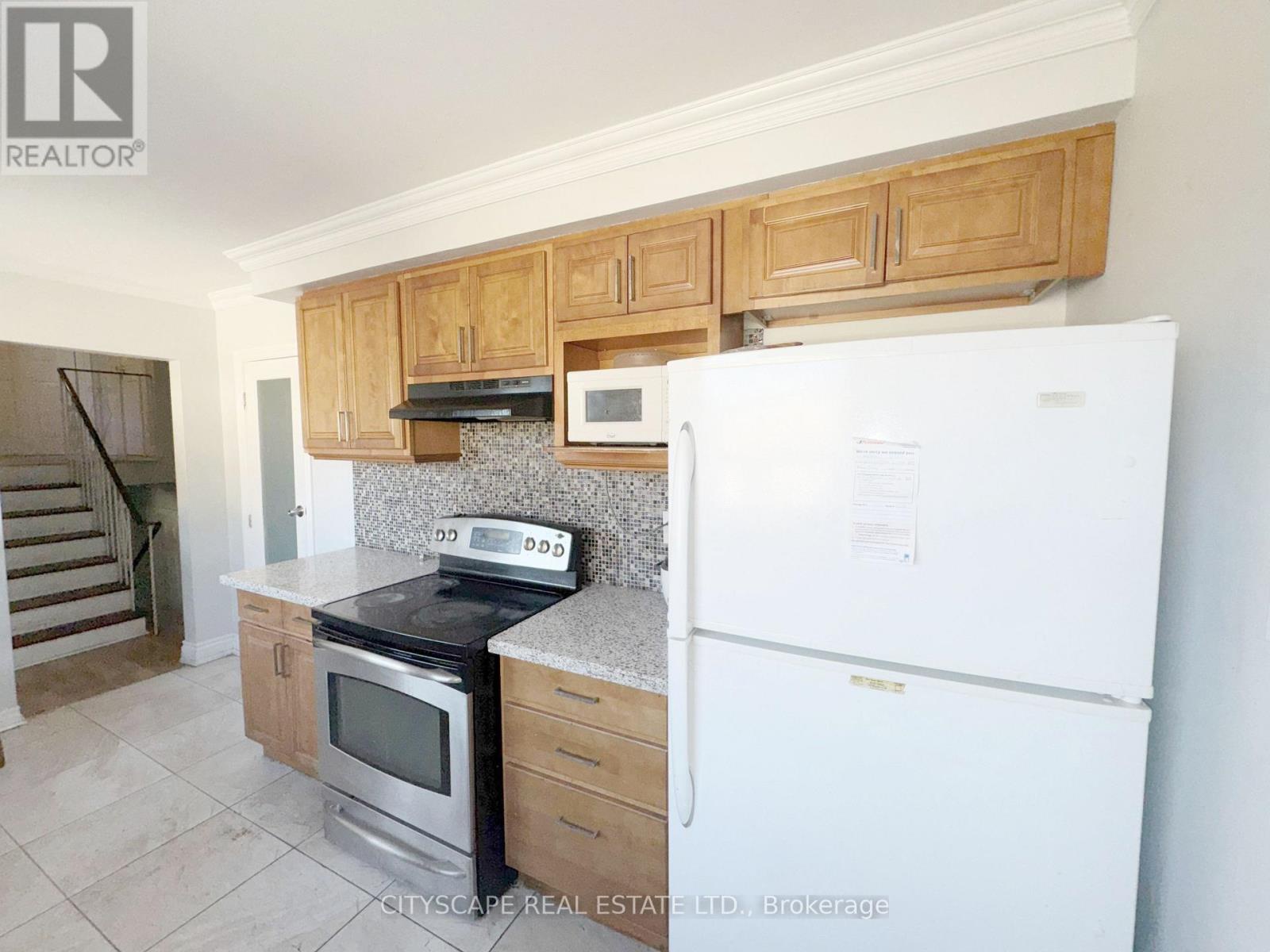 11 Melpham Court, Toronto (west Humber-clairville), Ontario