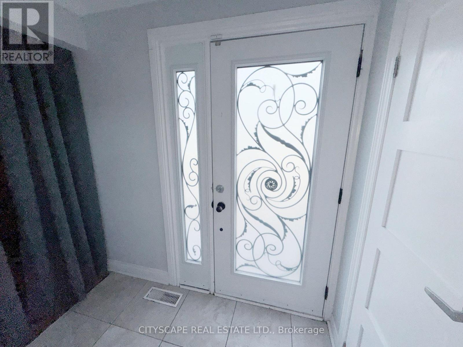 11 Melpham Court, Toronto (west Humber-clairville), Ontario