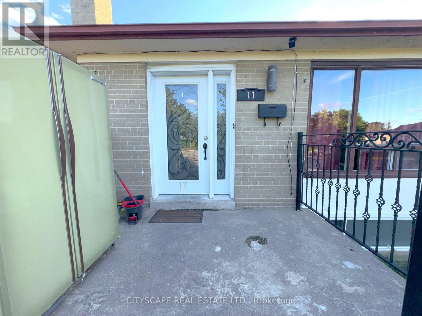 11 Melpham Court, Toronto (west Humber-clairville), Ontario