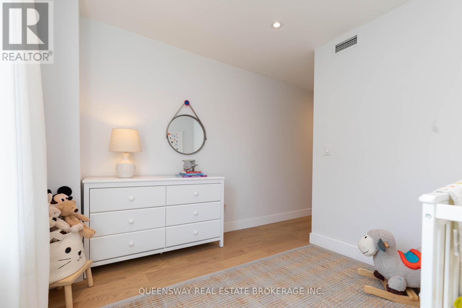 19 - 232 St. George Street, Toronto (annex), Ontario