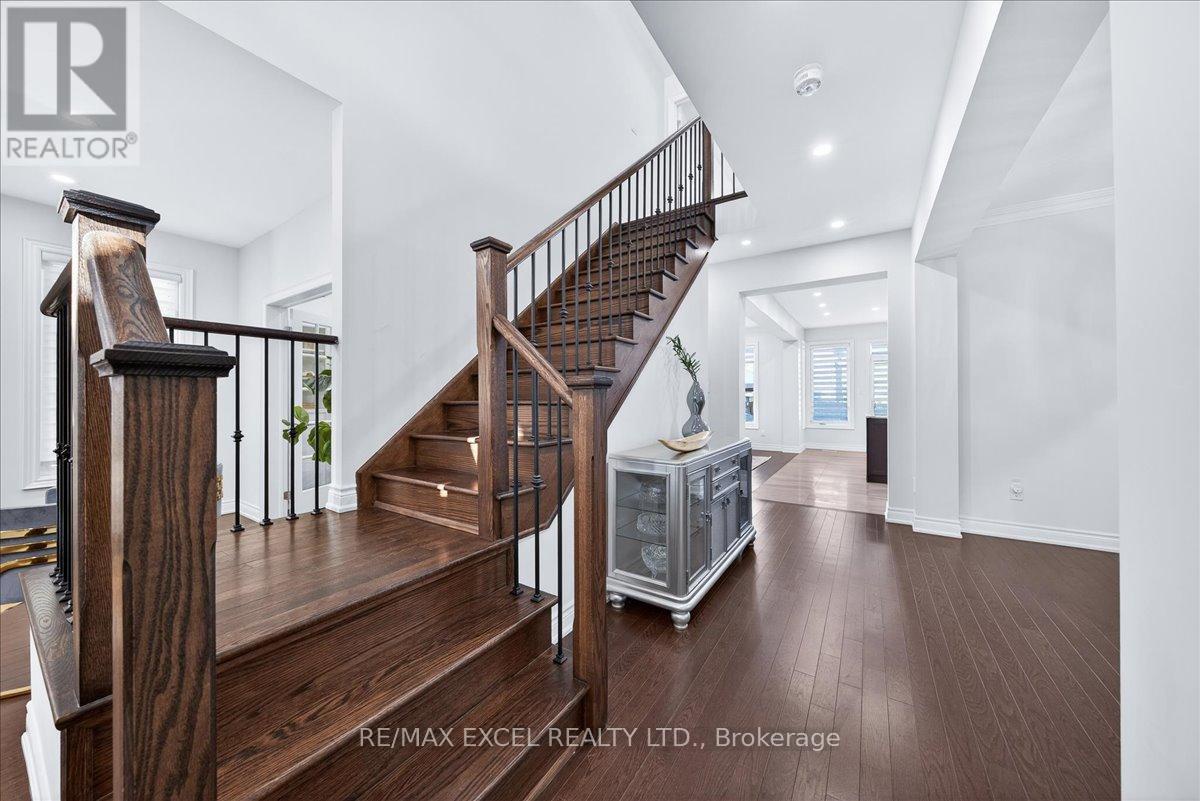 10 Deer Pass Road, East Gwillimbury (sharon), Ontario