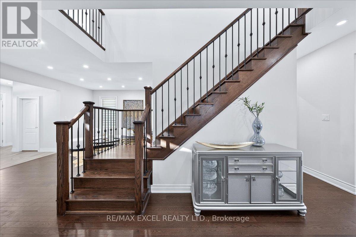 10 Deer Pass Road, East Gwillimbury (sharon), Ontario