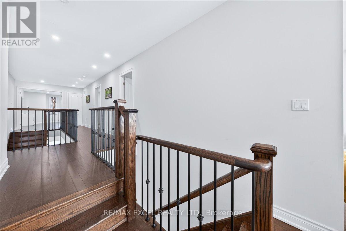 10 Deer Pass Road, East Gwillimbury (sharon), Ontario