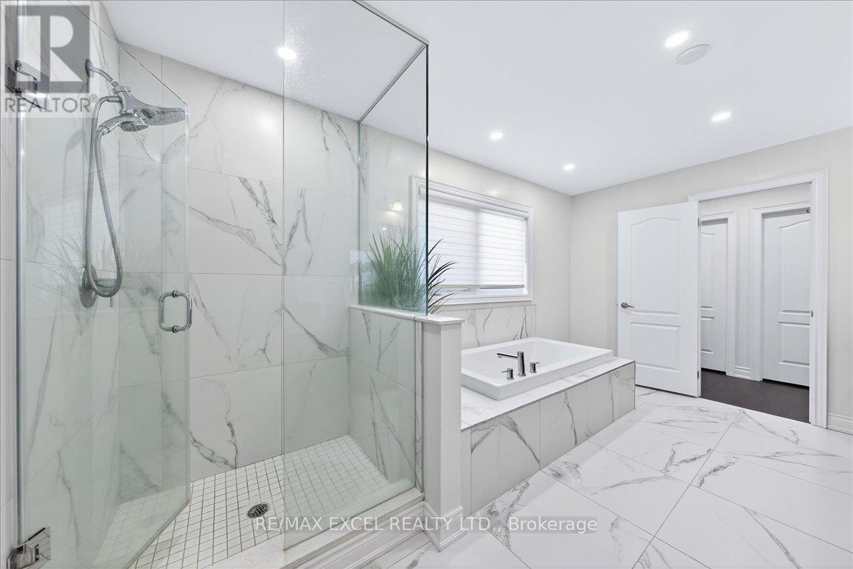 10 Deer Pass Road, East Gwillimbury (sharon), Ontario