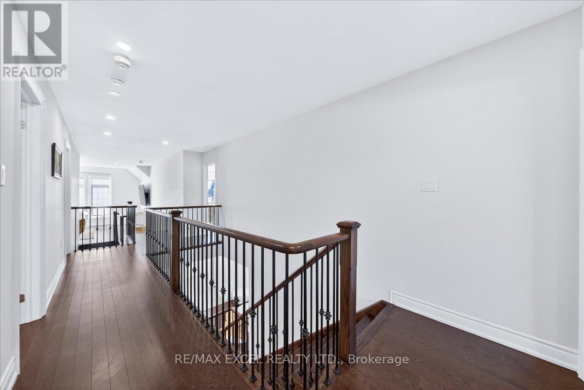 10 Deer Pass Road, East Gwillimbury (sharon), Ontario