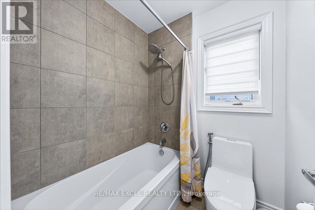 10 Deer Pass Road, East Gwillimbury (sharon), Ontario