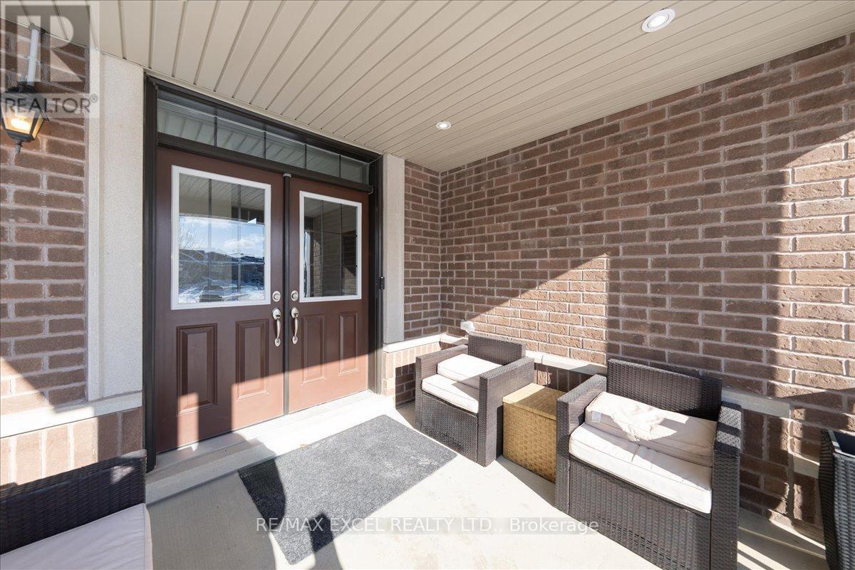 10 Deer Pass Road, East Gwillimbury (sharon), Ontario