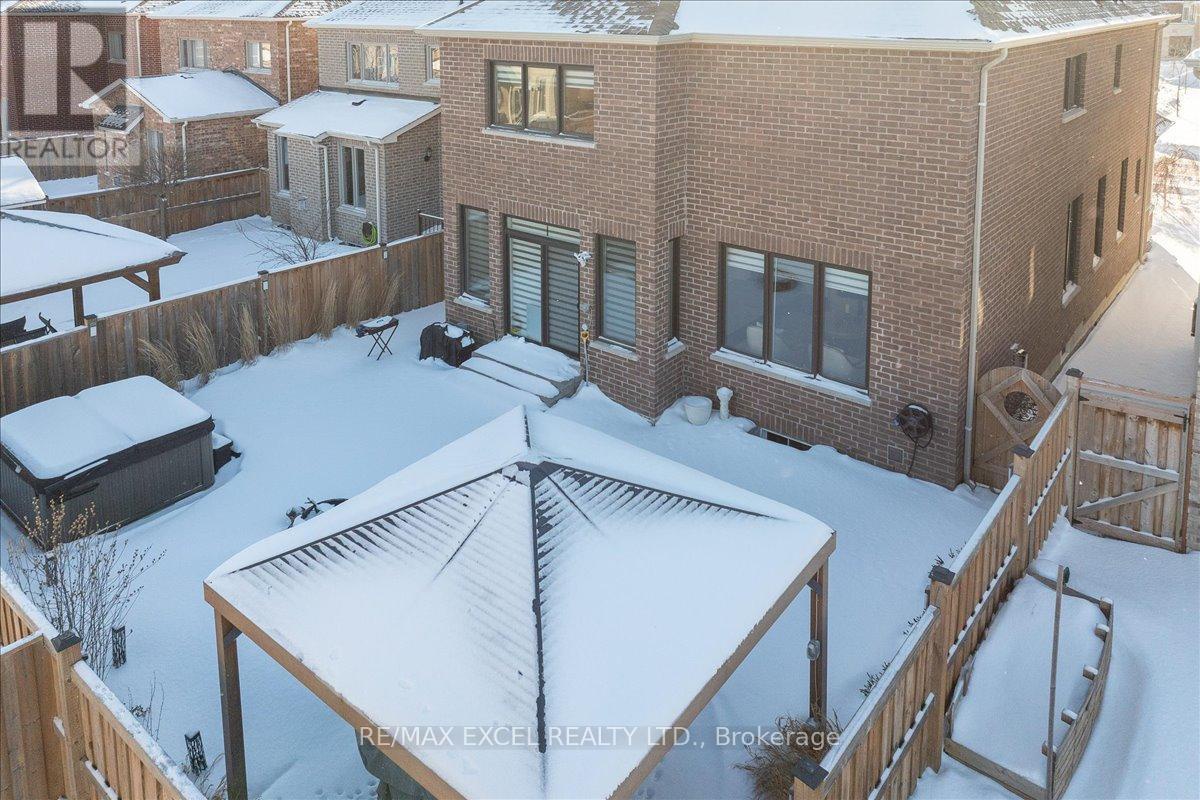 10 Deer Pass Road, East Gwillimbury (sharon), Ontario