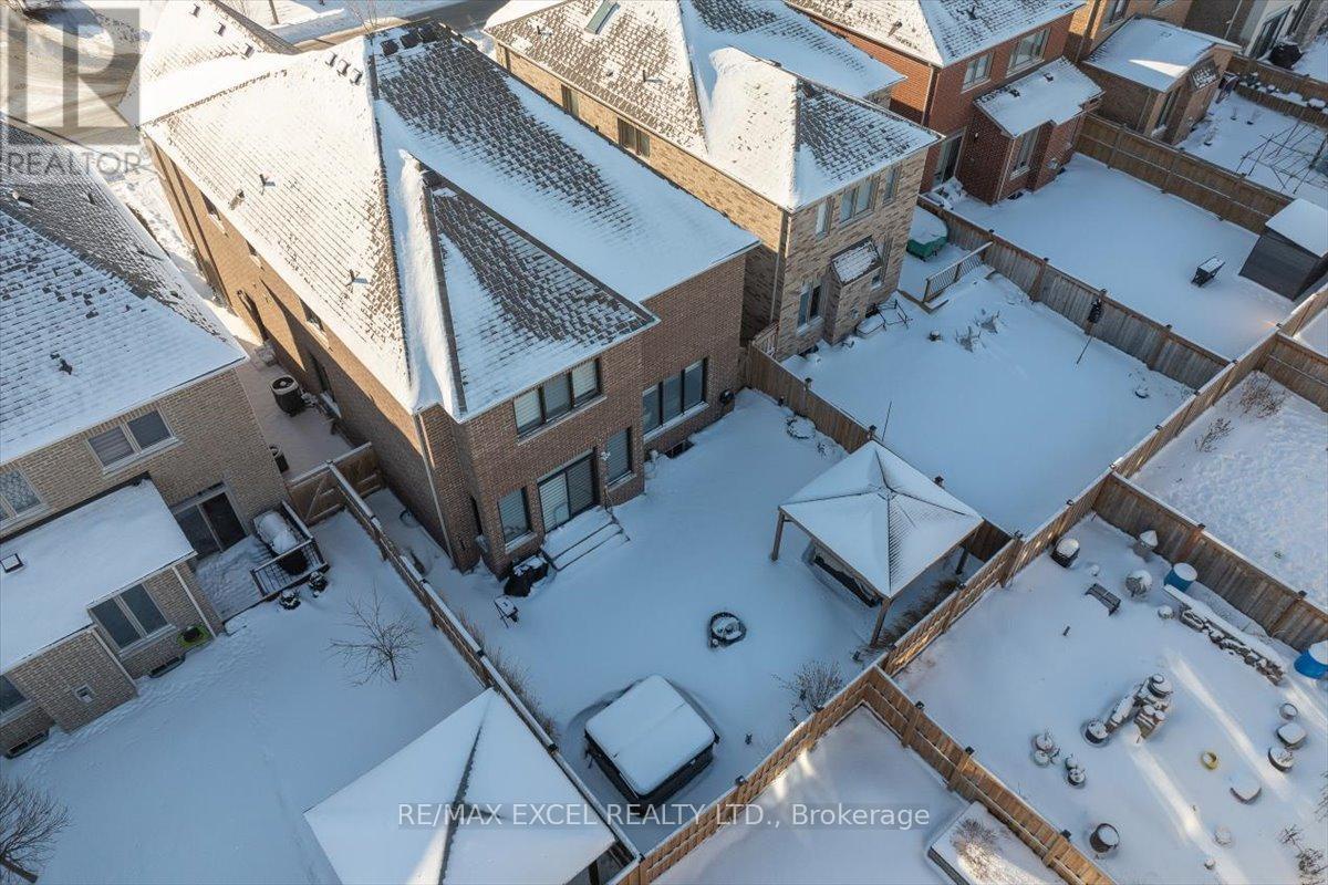 10 Deer Pass Road, East Gwillimbury (sharon), Ontario