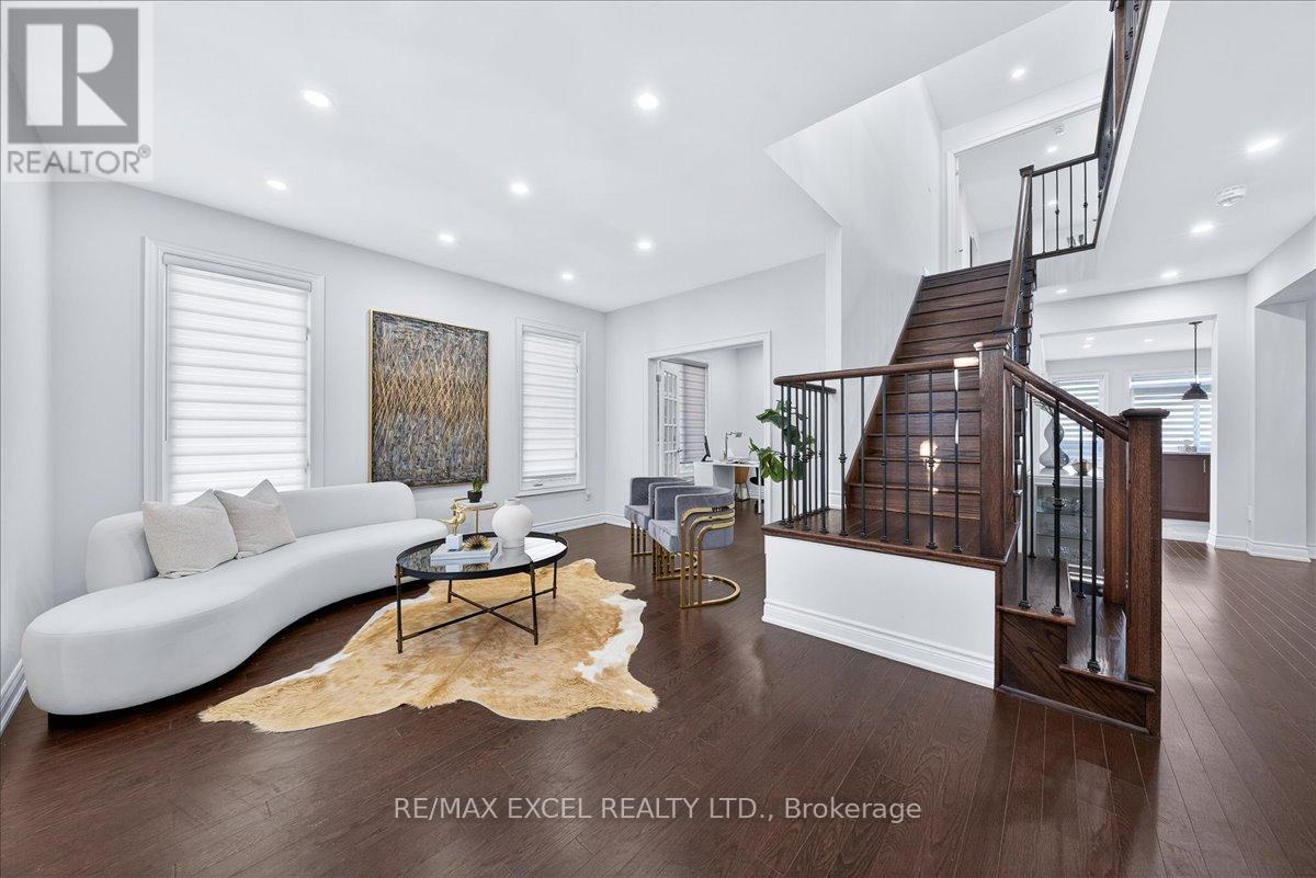 10 Deer Pass Road, East Gwillimbury (sharon), Ontario