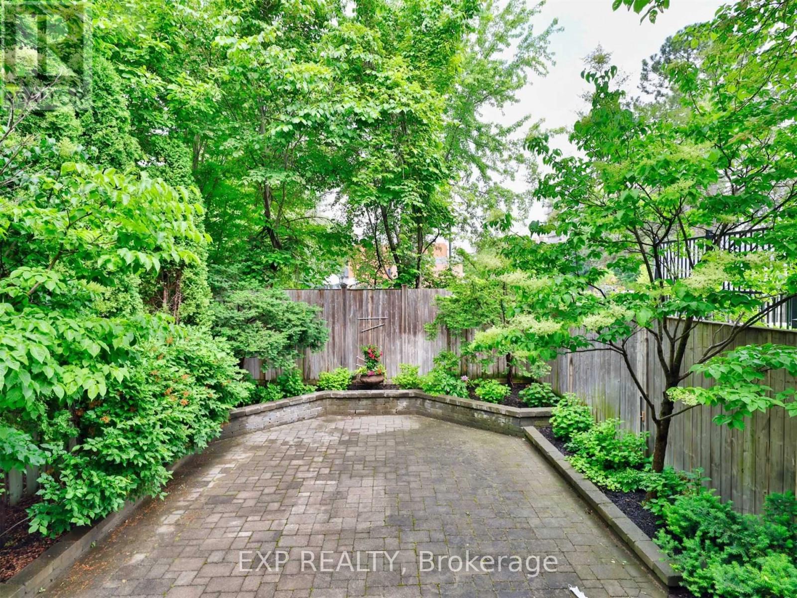 241 Poplar Plains Street, Toronto (casa Loma), Ontario