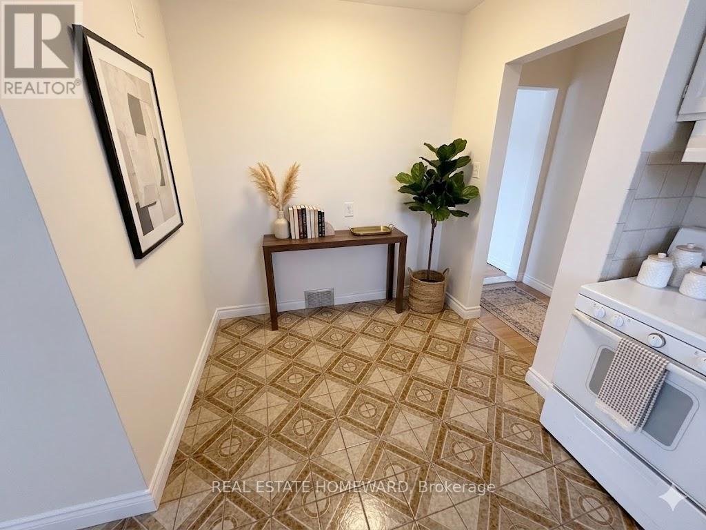 7 Dunlop Avenue, Toronto (clairlea-birchmount), Ontario