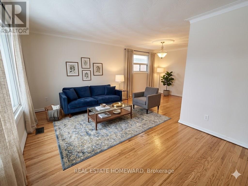 7 Dunlop Avenue, Toronto (clairlea-birchmount), Ontario