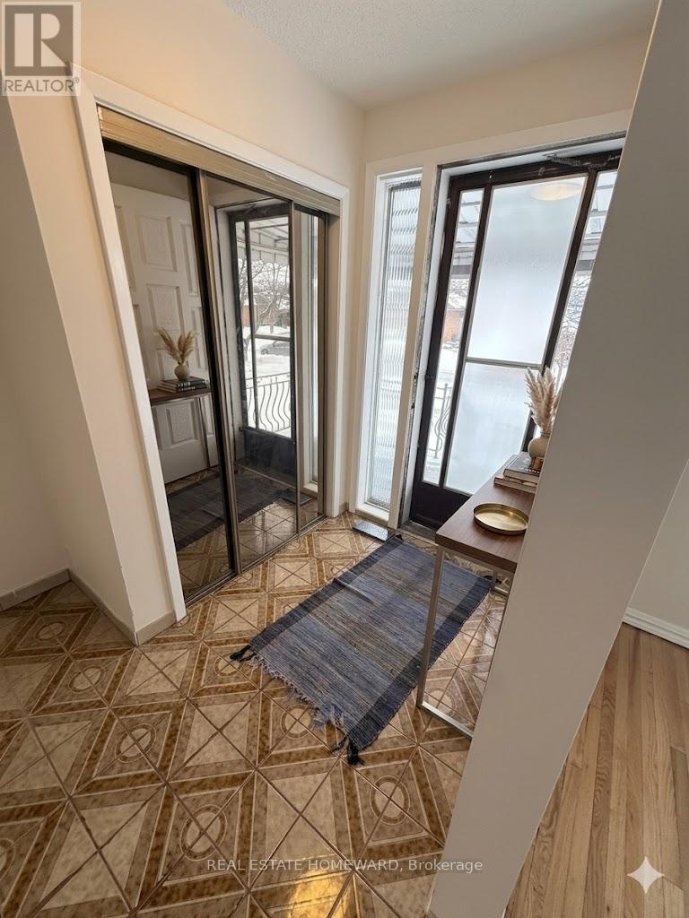 7 Dunlop Avenue, Toronto (clairlea-birchmount), Ontario