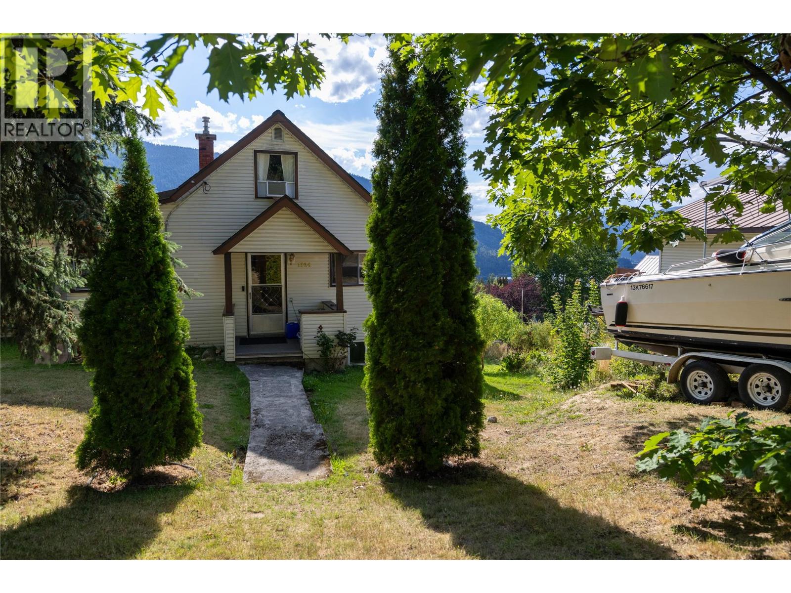 1324 Cedar Street, Nelson, British Columbia