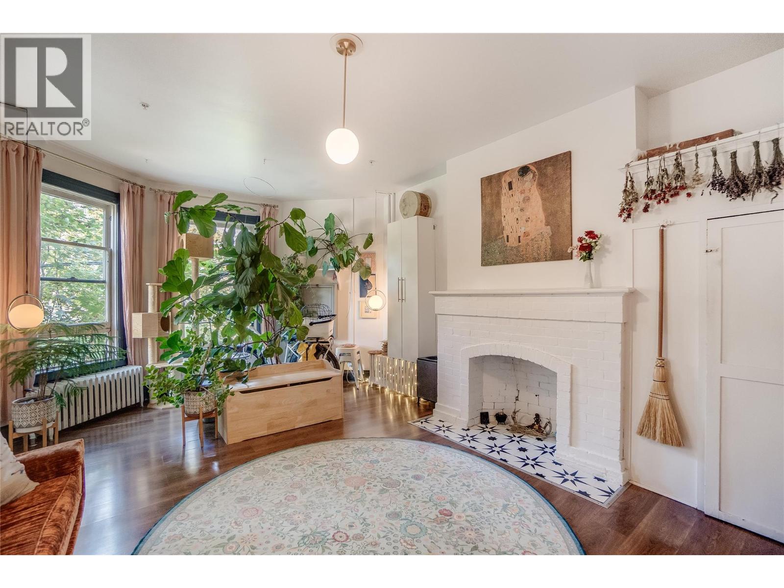 414 Falls Street, Nelson, British Columbia