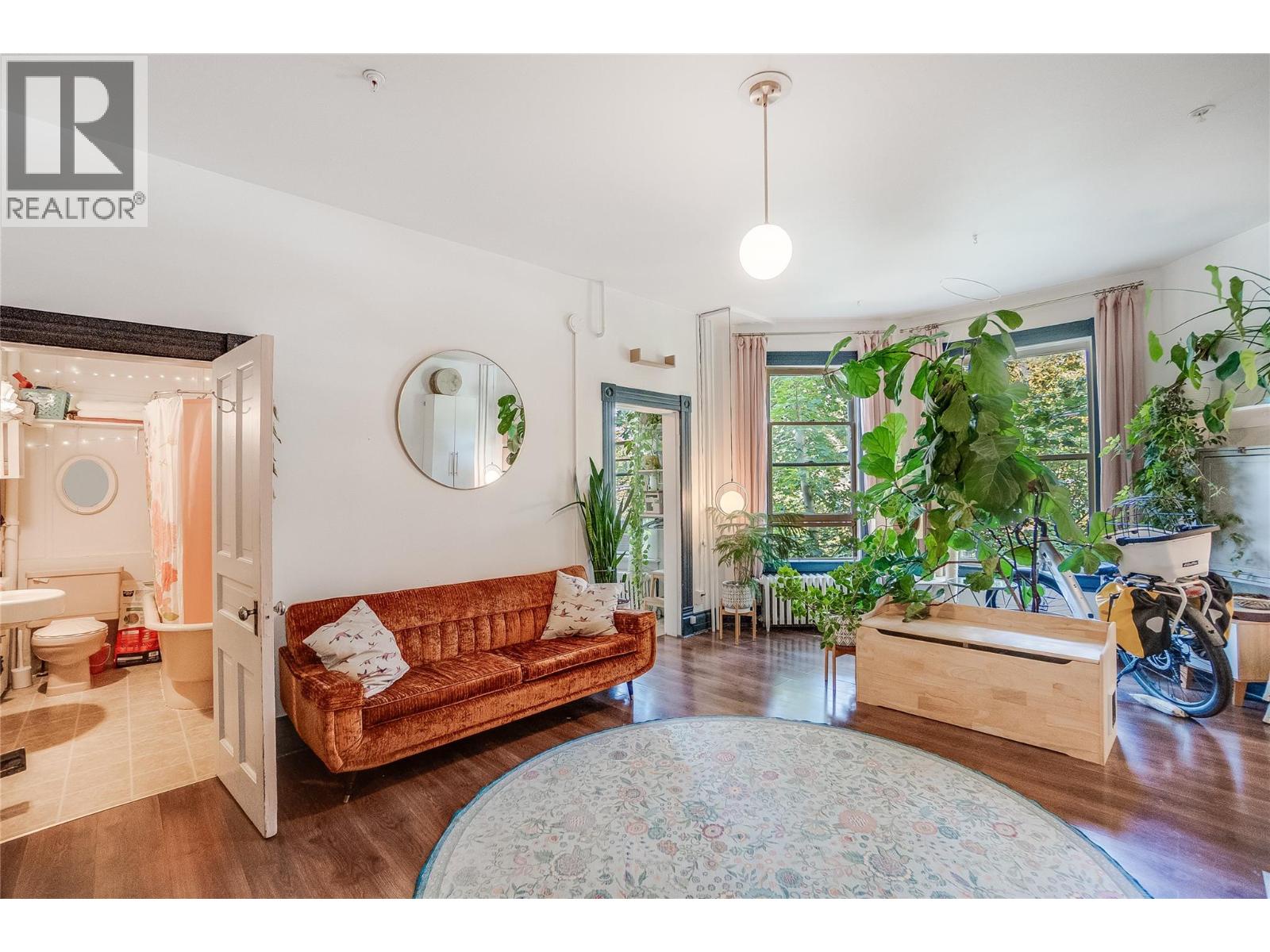 414 Falls Street, Nelson, British Columbia