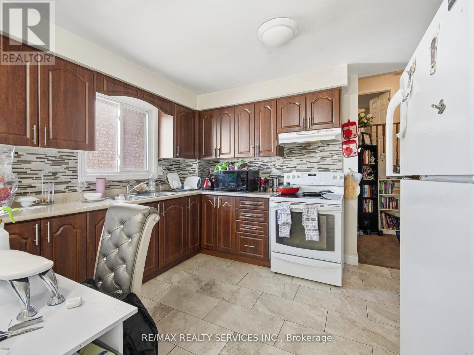 8 Deerpark Crescent, Brampton (brampton West), Ontario