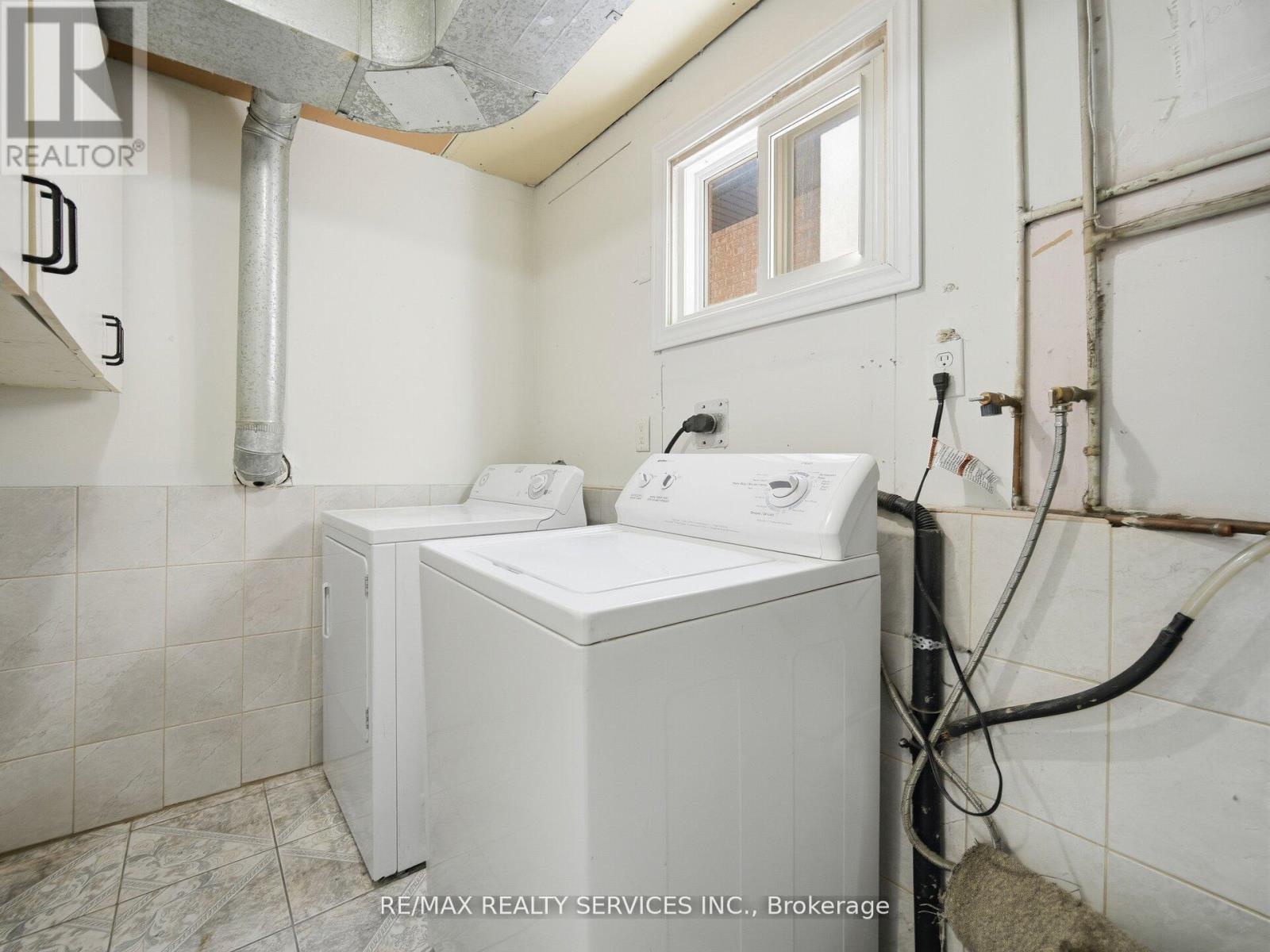 8 Deerpark Crescent, Brampton (brampton West), Ontario