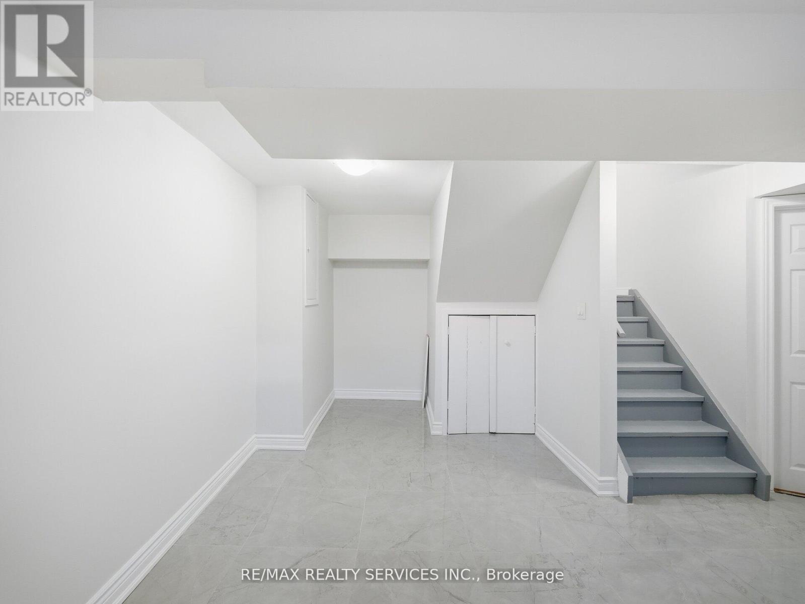 8 Deerpark Crescent, Brampton (brampton West), Ontario