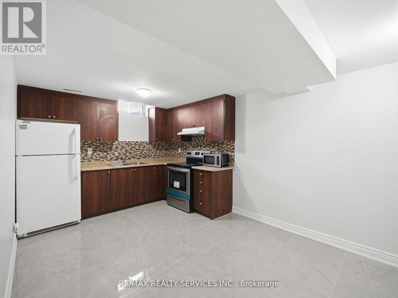 8 Deerpark Crescent, Brampton (brampton West), Ontario