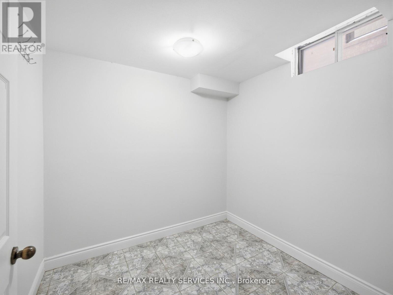 8 Deerpark Crescent, Brampton (brampton West), Ontario