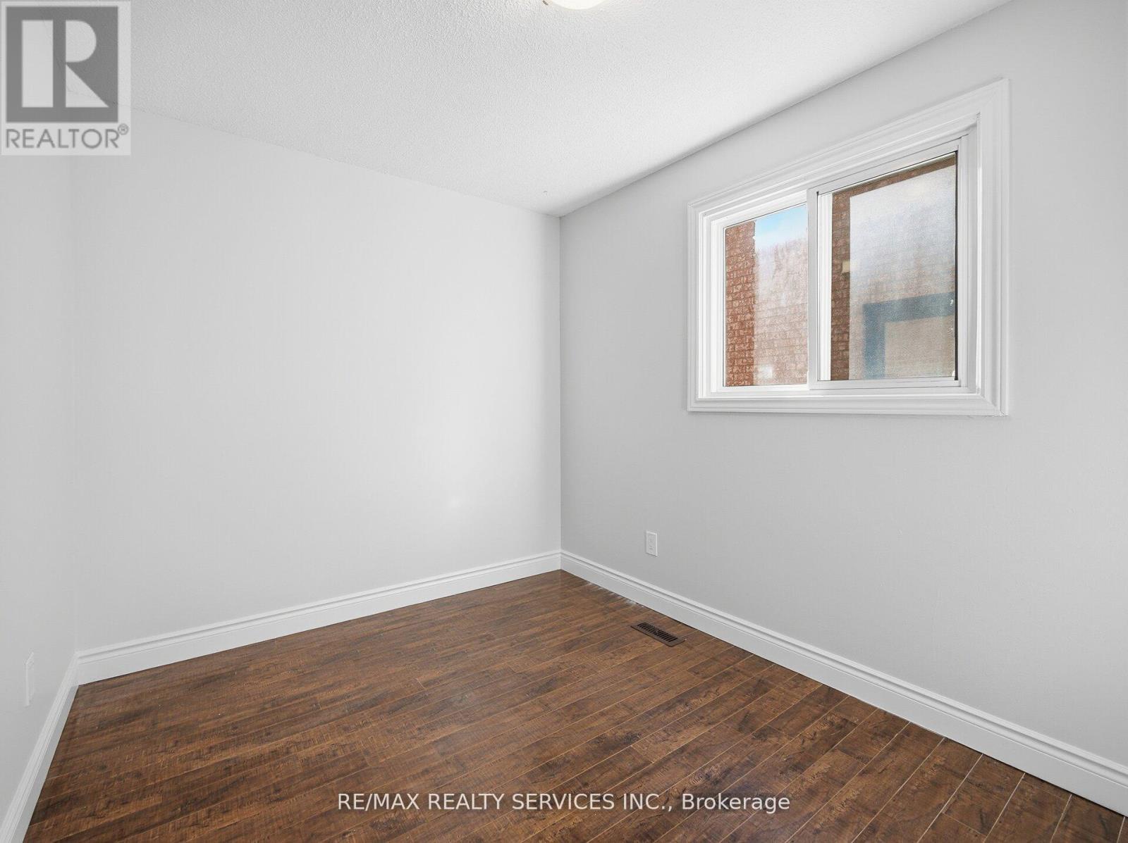 8 Deerpark Crescent, Brampton (brampton West), Ontario