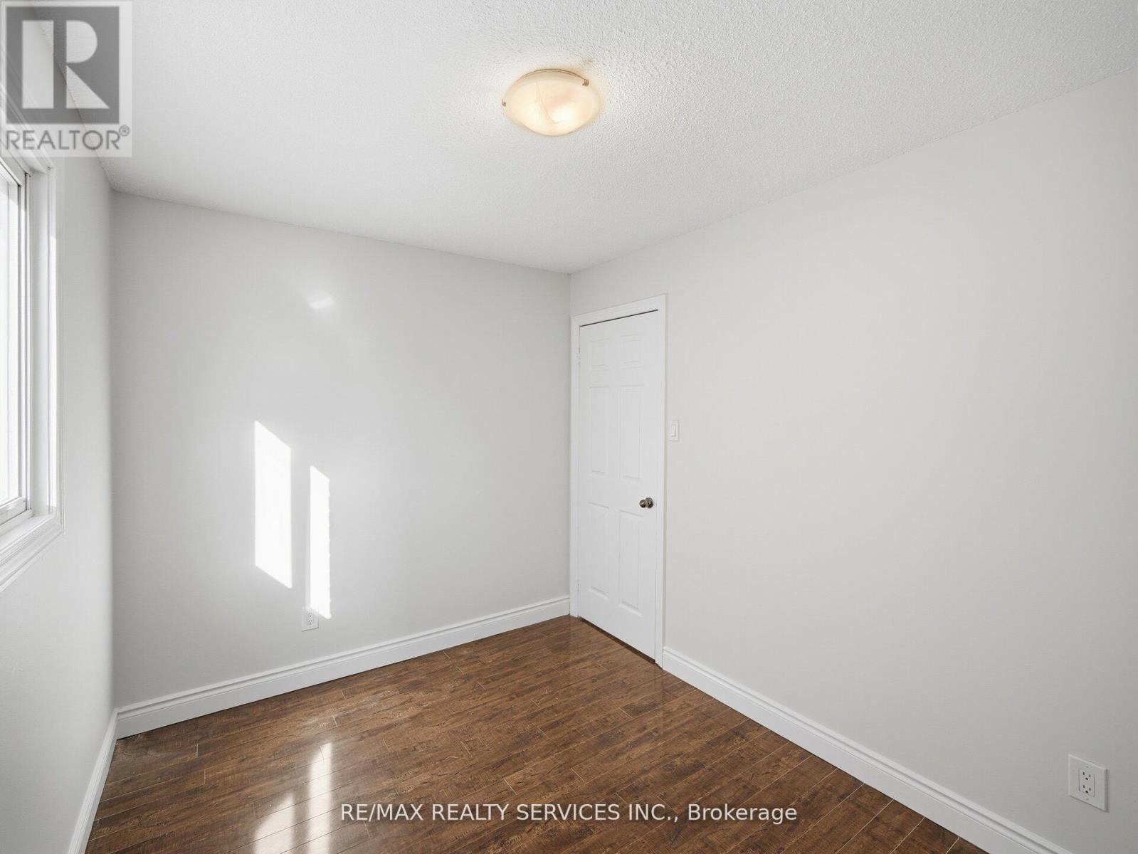 8 Deerpark Crescent, Brampton (brampton West), Ontario