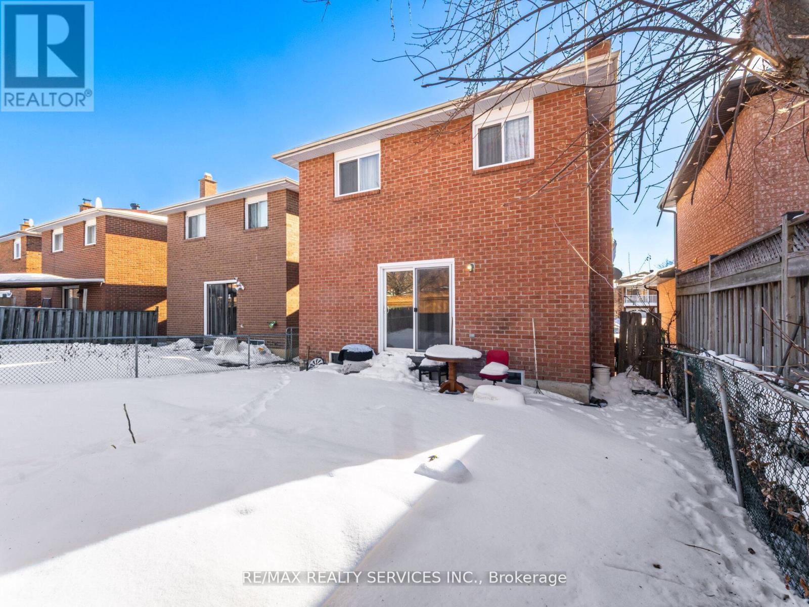 8 Deerpark Crescent, Brampton (brampton West), Ontario