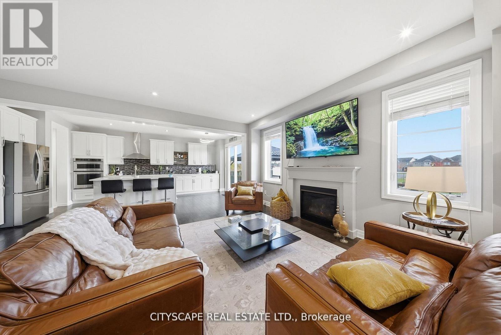 28 Celano Drive, Hamilton (waterdown), Ontario