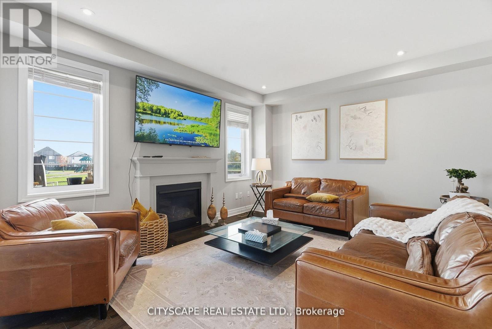 28 Celano Drive, Hamilton (waterdown), Ontario