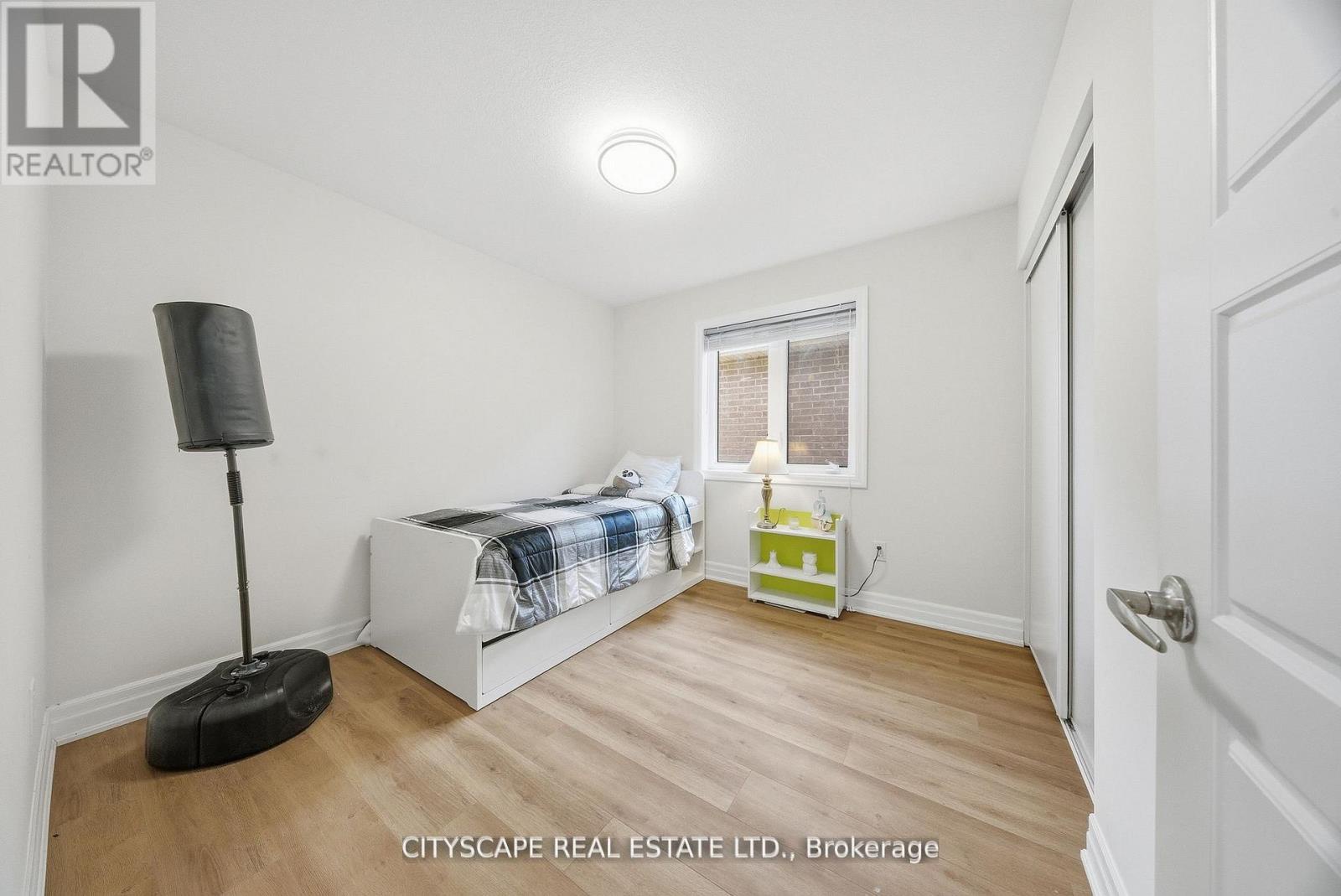 28 Celano Drive, Hamilton (waterdown), Ontario