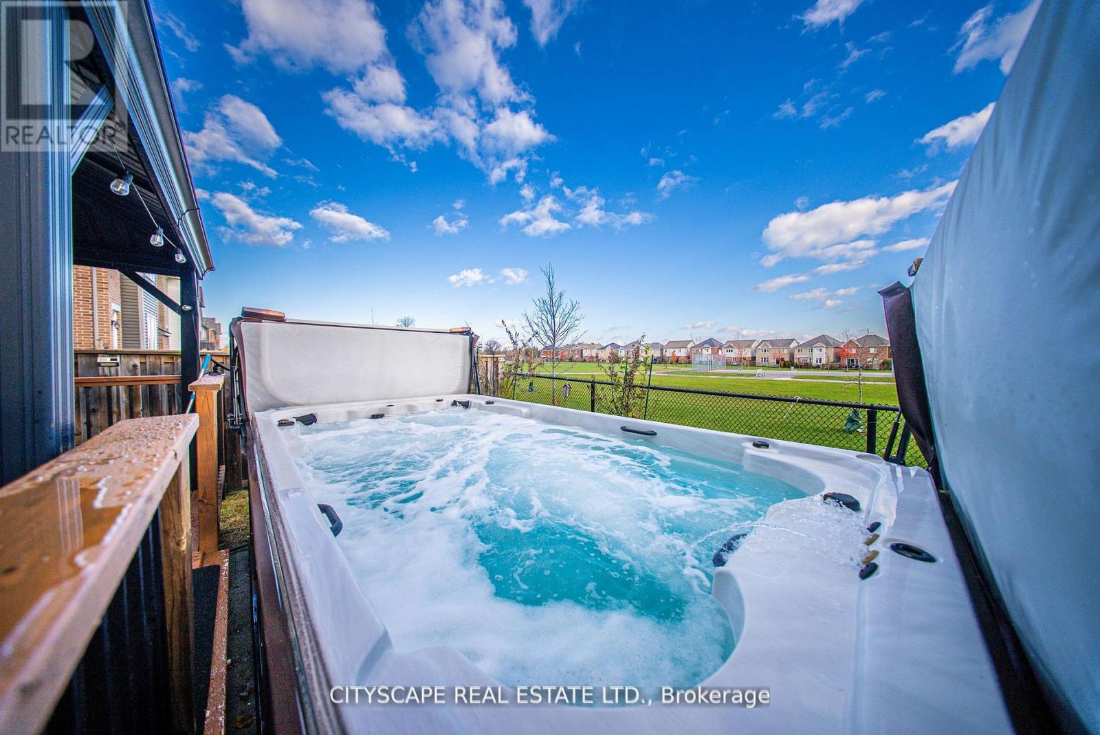 28 Celano Drive, Hamilton (waterdown), Ontario