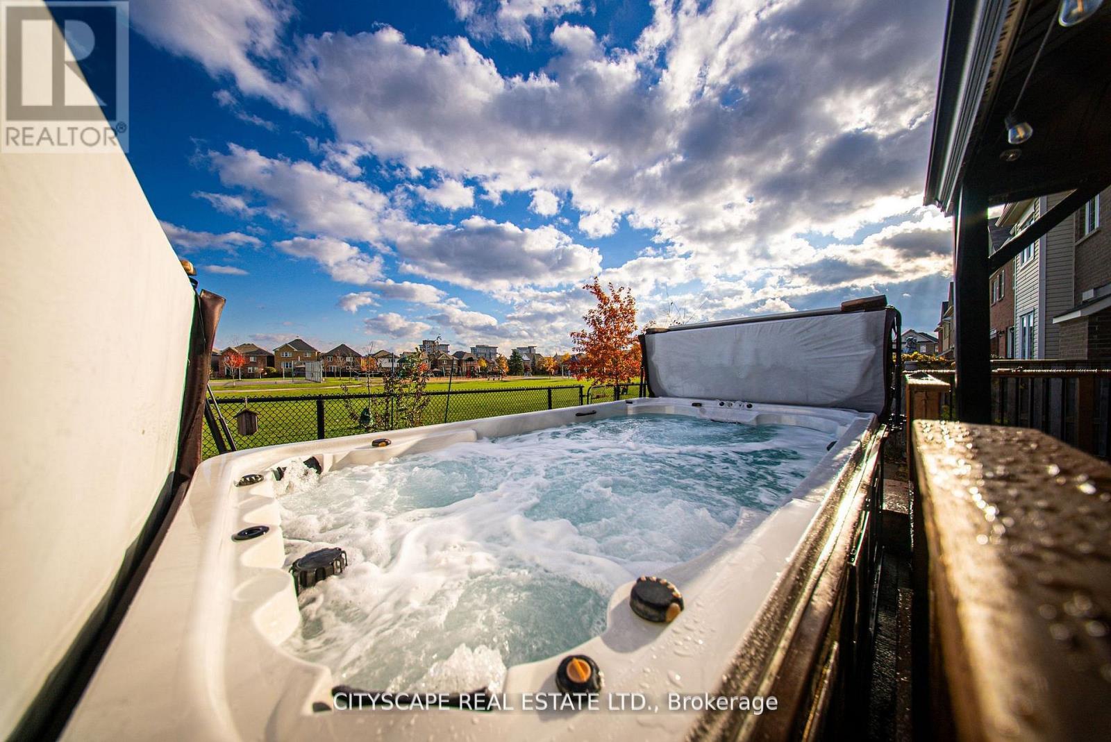 28 Celano Drive, Hamilton (waterdown), Ontario