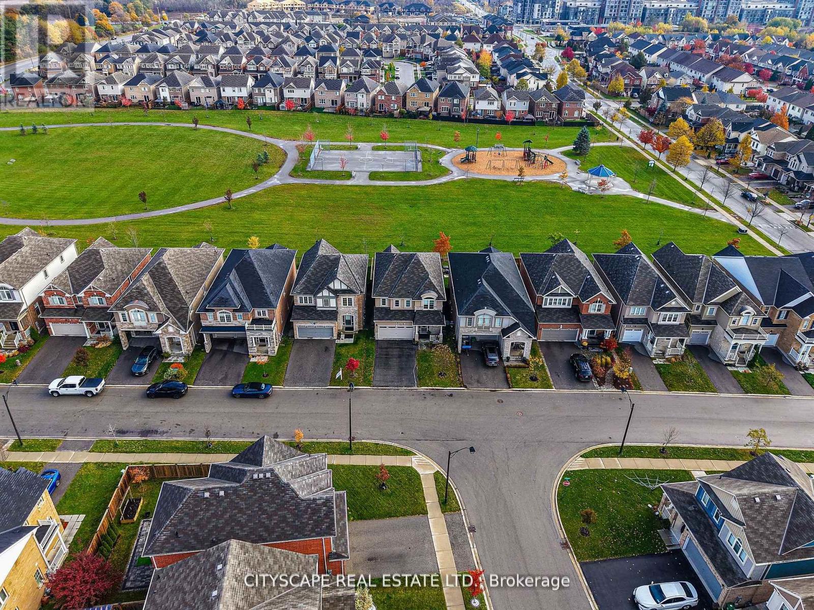 28 Celano Drive, Hamilton (waterdown), Ontario